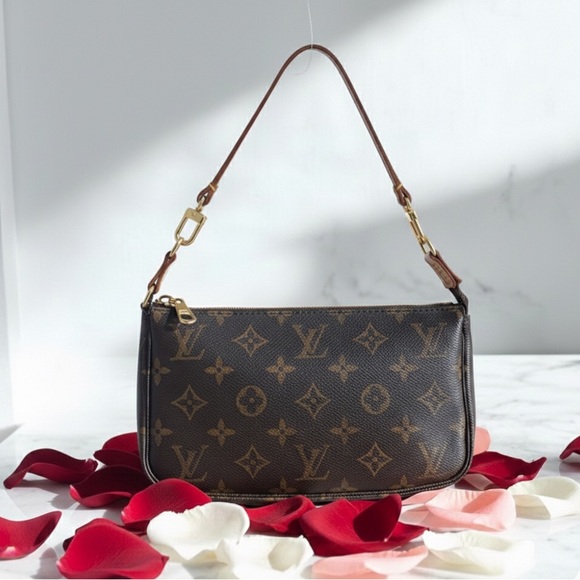 Louis Vuitton Handbags - Louis Vuitton Monogram Pochette Accessoires -Valentine's Day 🎁FAST SHIPPING